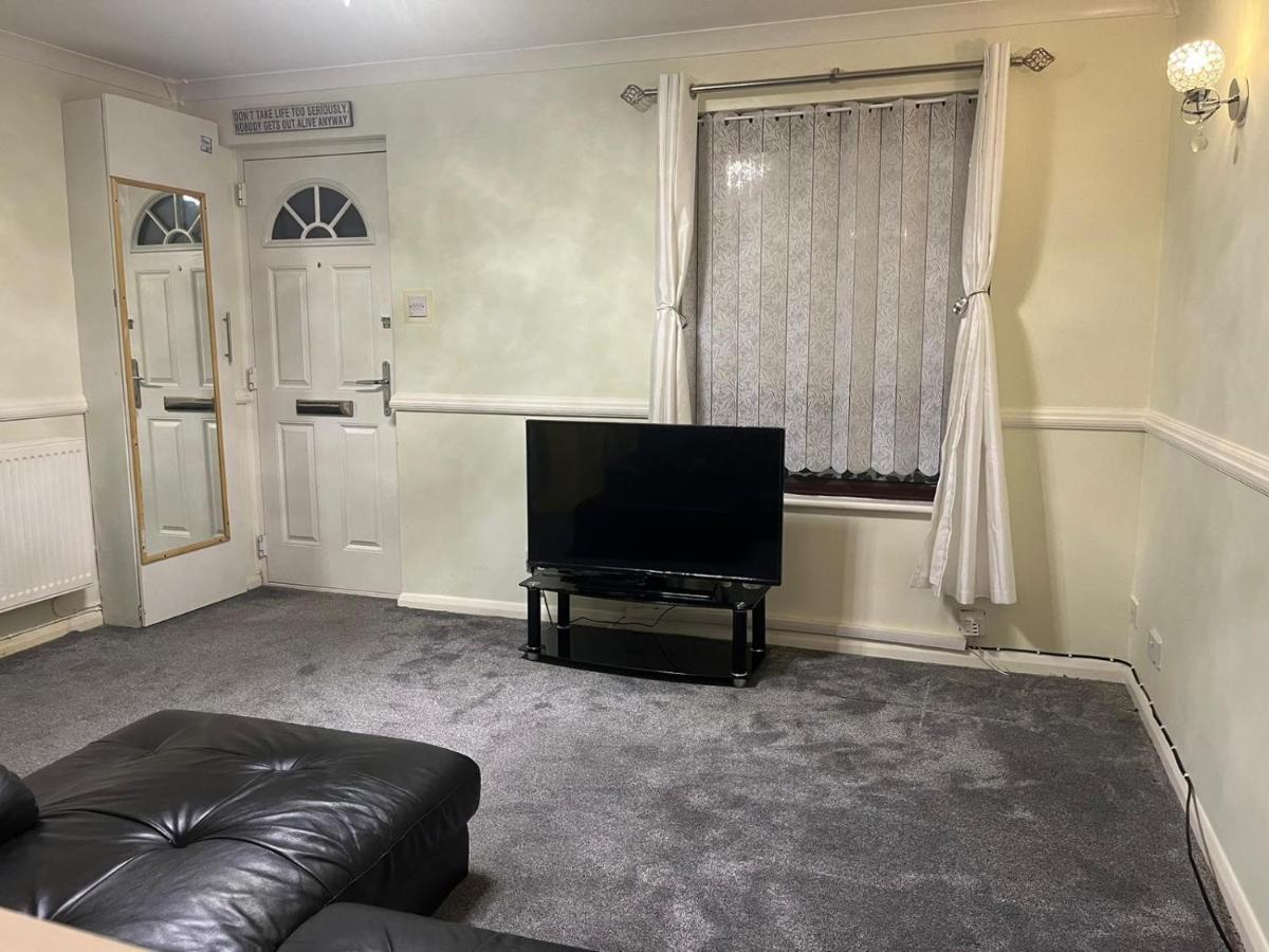 London 1 Bed Cosy House Apartment Norwood Exterior photo