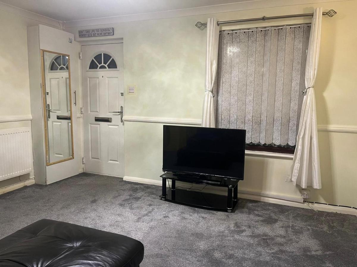 London 1 Bed Cosy House Apartment Norwood Exterior photo